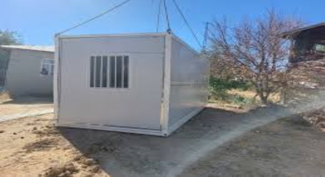 Sındırgı'daki Depremde Evleri Hasar Görenler Konteynerlere Yerleştiriliyor