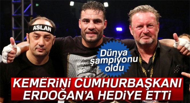 Suriyeli boksör Charr, kemerini Cumhurbaşkanı Erdoğan'a hediye etti