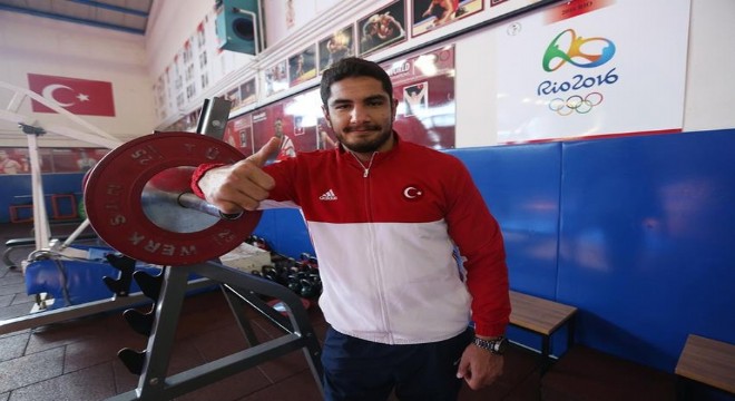 Taha Dünyanın zirvesinde