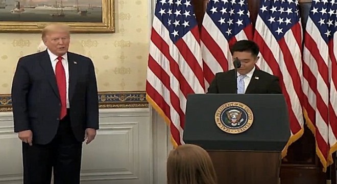 Trump, KOVİD-19 tedavisinde kullanılması hedeflenen Remdesivir'e onay geldiğini açıkladı