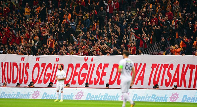 Türk Telekom Stadyumu'nda Kudüs tepkisi