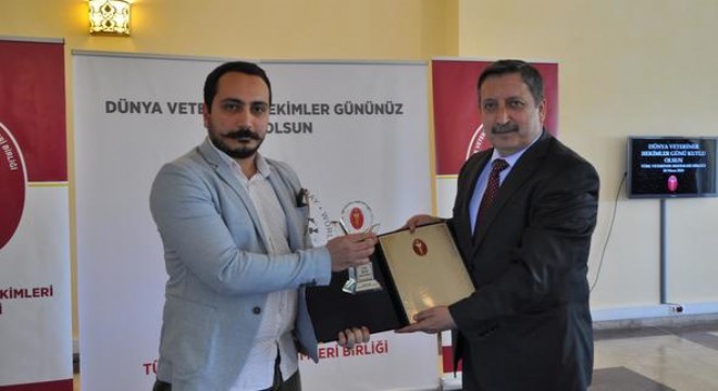 Veteriner hekimlerden Hande Fırat'a Basın Ödülü