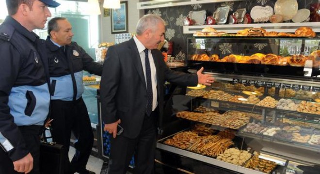 Zabıta 4 bin 941 esnafı uyardı