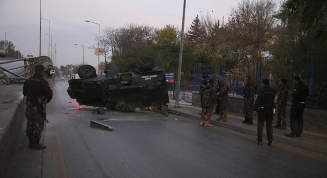 Zırhlı araç ters döndü