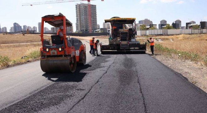 Çankaya'da asfalt atağı hız kazandı