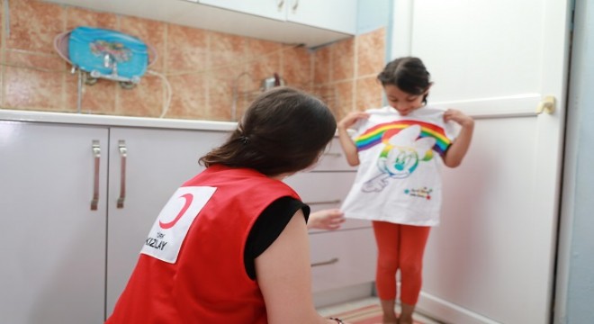 Çocukların bayramlıkları Kızılay'dan